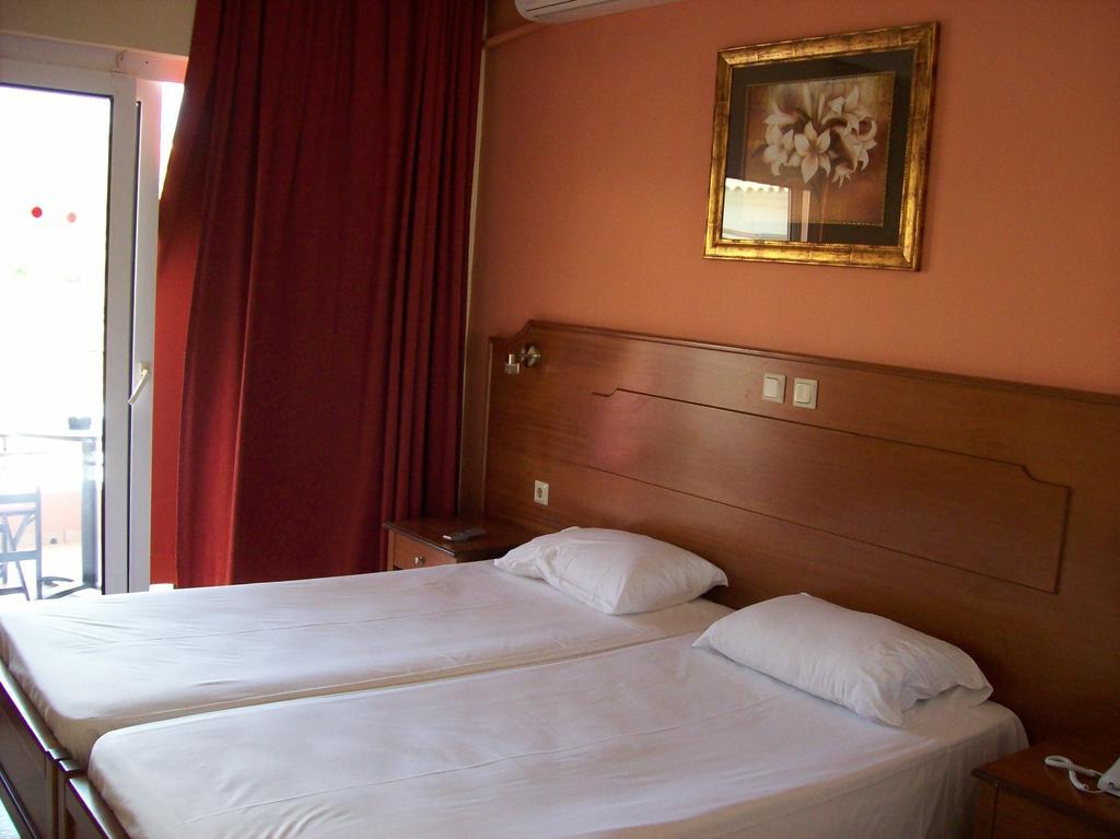 Thomas Bay Hotel Agios Stefanos Avliotes  Exterior foto